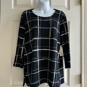 Croft & Barrow Black and Gray Knit Plaid Top